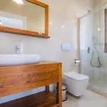 Ada Villa
